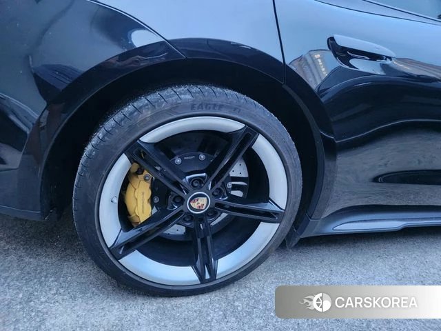 Porsche Taycan id 4561516 из Кореи 11