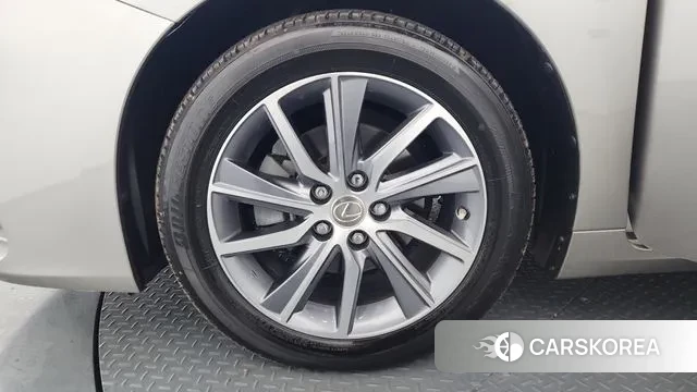 Lexus New ES300h id 3593537 из Кореи 15