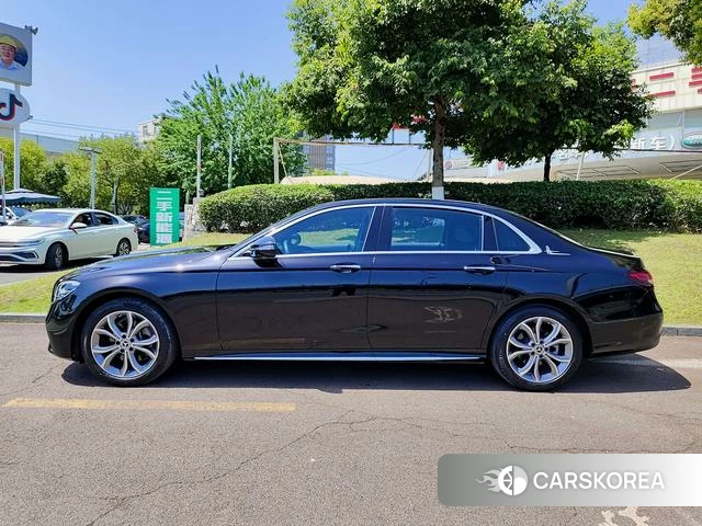 Mercedes-Benz E-class 2022 Черный из Китая, фото 5