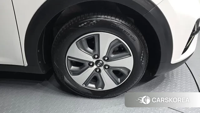 Kia The New Niro id 3753371 из Кореи 15