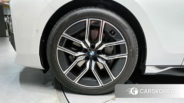 BMW 7 Series (G70) id 4407893 из Кореи 26