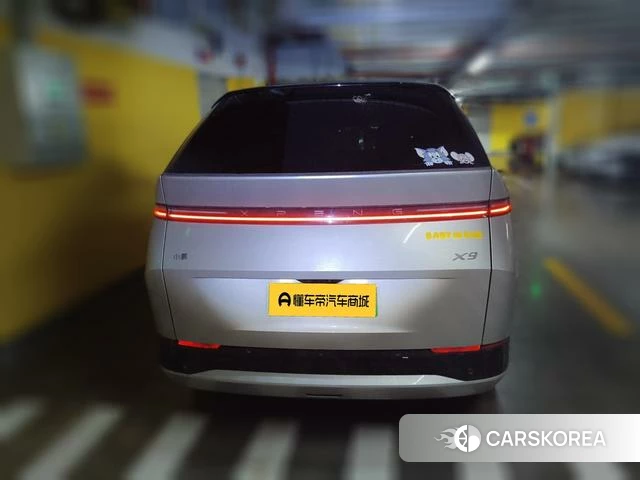 Xiaopeng Motors Xiaopeng X9 2025 Серебристо-серый из Китая, фото 5