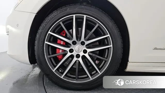 Maserati Ghibli id 3402633 из Кореи 15