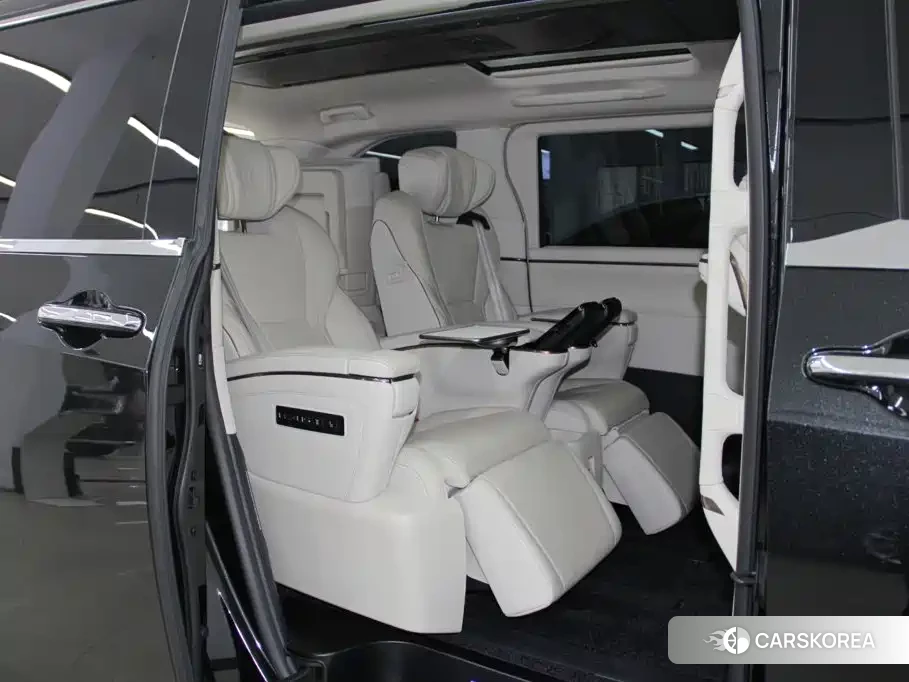 Lexus LM id 4654456 из Китая 39