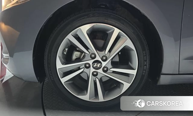 Hyundai Avante AD id 4944281 из Кореи 25