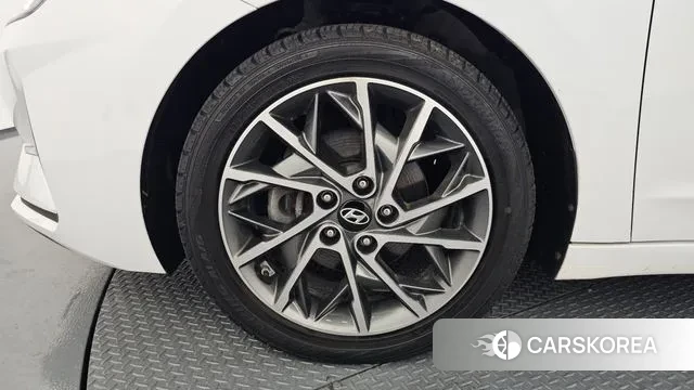 Hyundai The New Avante AD id 3766458 из Кореи 15