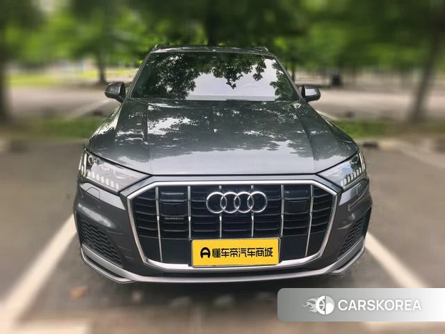 Audi Q7 2023 Темно-серый из Китая, фото 5