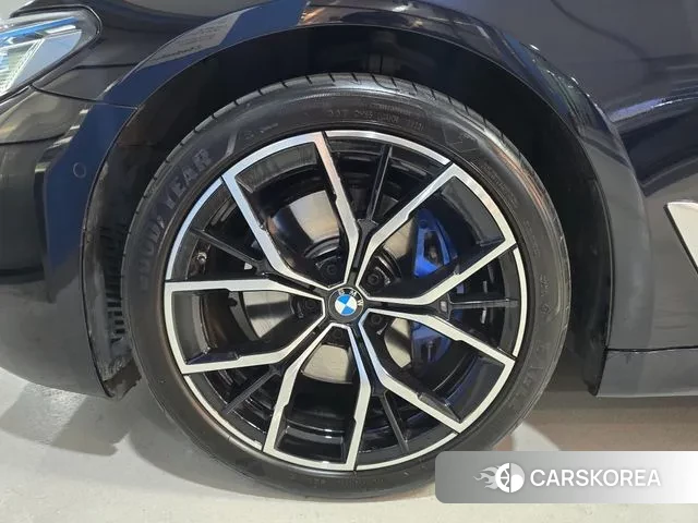 BMW 5 Series (G30) id 3432077 из Кореи 15