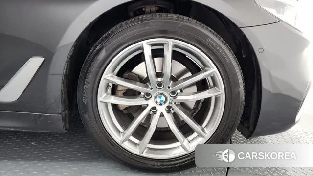 BMW 5 Series (G30) id 3253602 из Кореи 15