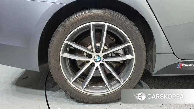 BMW 5 Series (G30) id 4605488 из Кореи 15
