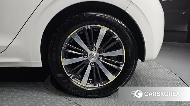 Peugeot 208 id 3773190 из Кореи 15