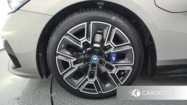 BMW 5 Series (G60) id 4590157 из Кореи 15