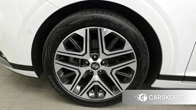 Hyundai Grandeur (GN7) id 4243692 из Кореи 15