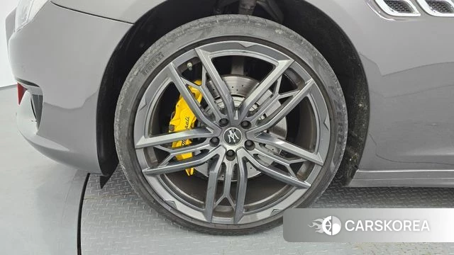 Maserati Quattroporte id 4768708 из Кореи 33