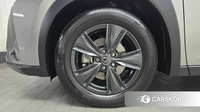 Lexus UX300h id 4354044 из Кореи 26