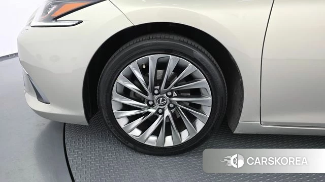 Lexus ES300h 7th generation id 4284125 из Кореи 15