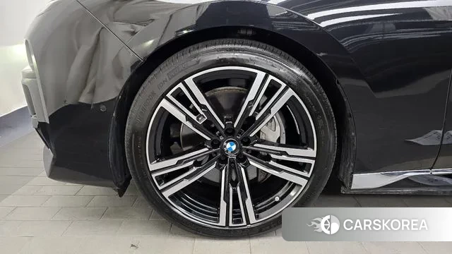 BMW i7 (G70) id 3751555 из Кореи 15