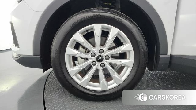 Audi Q3 (F3) id 4433438 из Кореи 29