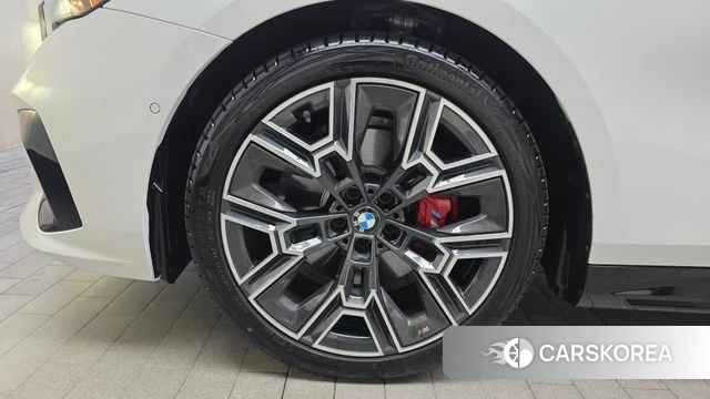 BMW 5 Series (G60) id 4532930 из Кореи 29