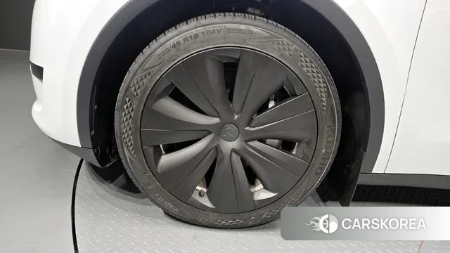 Tesla Model Y id 3599946 из Кореи 15