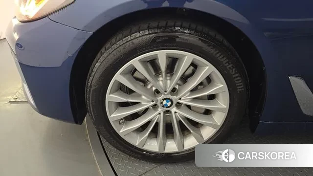 BMW 5 Series (G30) id 3788302 из Кореи 15