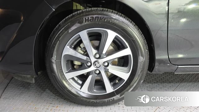 Toyota Prius C id 4667805 из Кореи 15