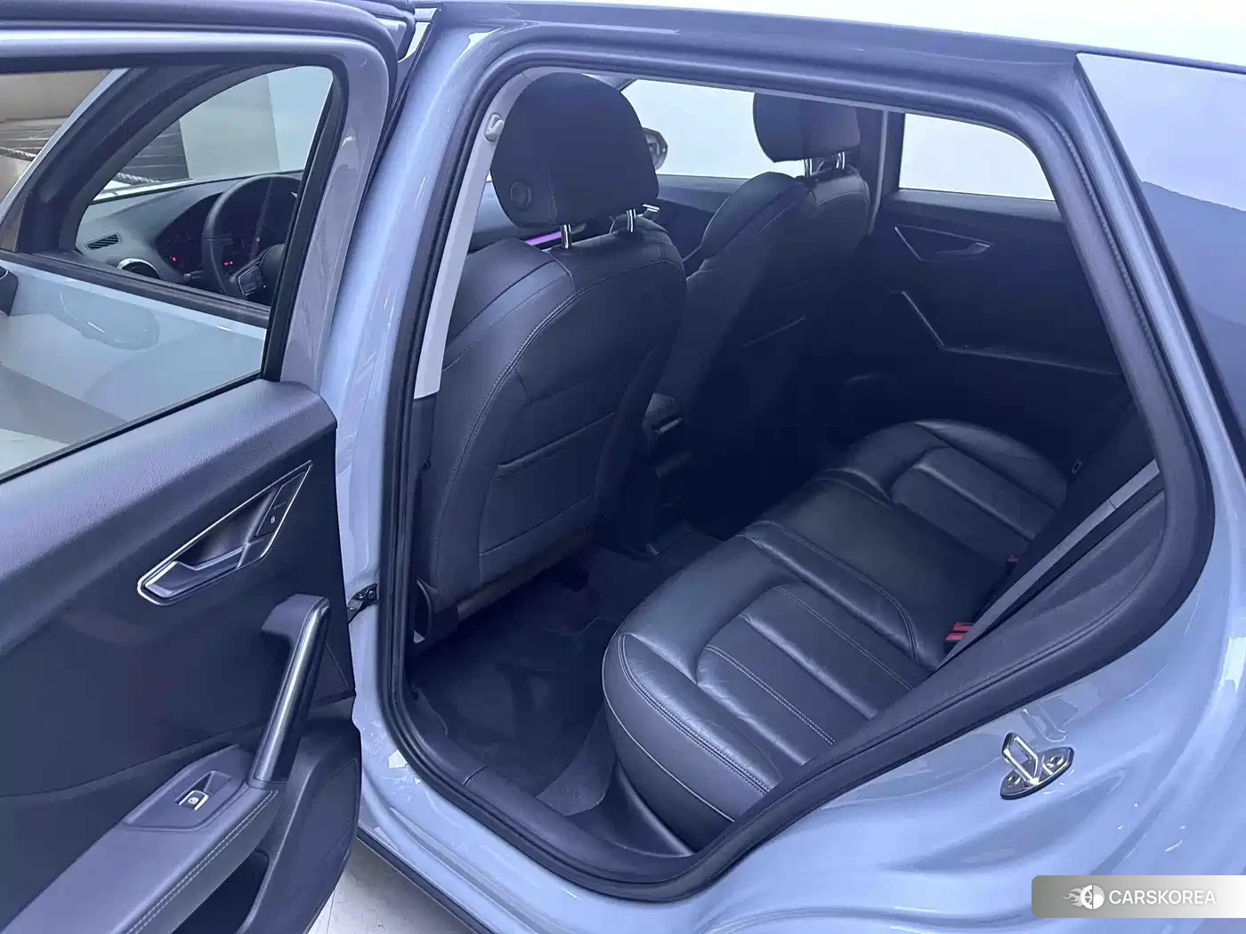 Audi Q2L id 4686181 из Китая 17