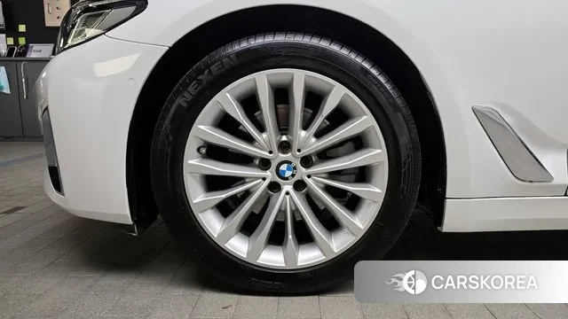 BMW 5 Series (G30) id 3335550 из Кореи 15