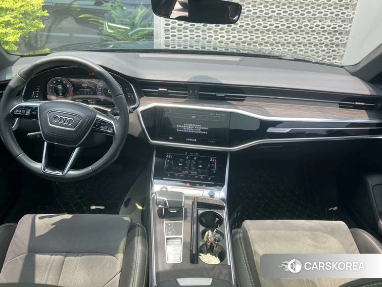 Audi A6L id 4512398 из Китая 7
