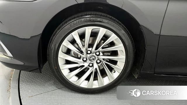Lexus ES300h 7th generation id 4329888 из Кореи 15