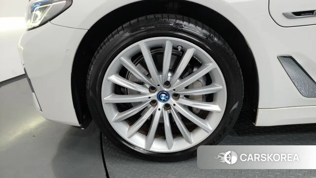 BMW 5 Series (G30) id 4457172 из Кореи 30