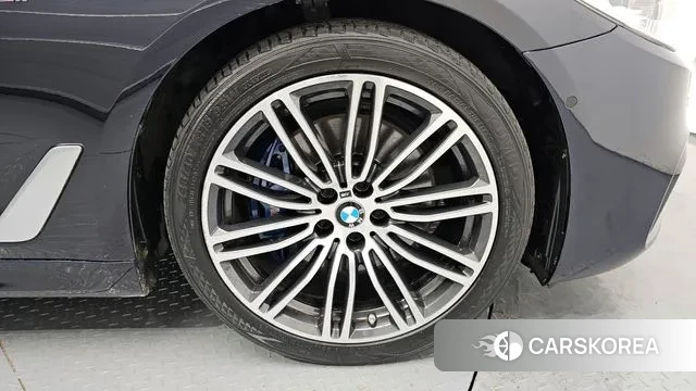 BMW 5 Series (G30) id 3319288 из Кореи 15