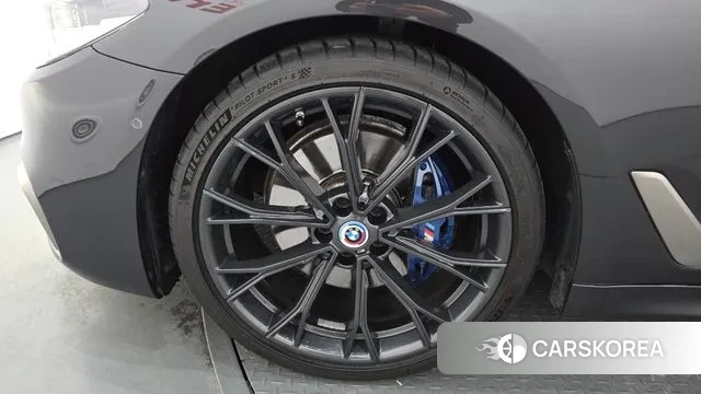 BMW 5 Series (G30) id 3718102 из Кореи 15