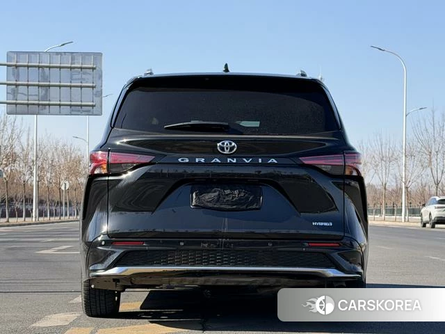 Toyota Grevia 2024 Черный из Китая, фото 5