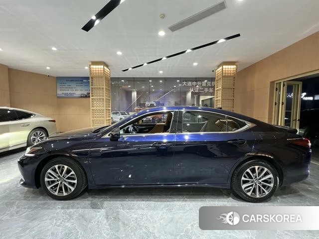 Lexus ES id 4276296 из Китая 12