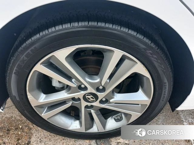 Hyundai Avante AD id 4610562 из Кореи 13