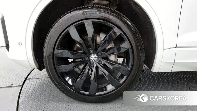 Volkswagen Touareg 3rd generation id 3060330 из Кореи 15