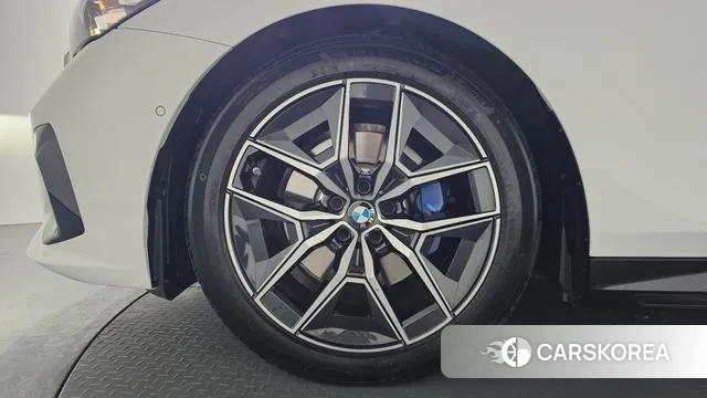 BMW 5 Series (G60) id 3544657 из Кореи 15