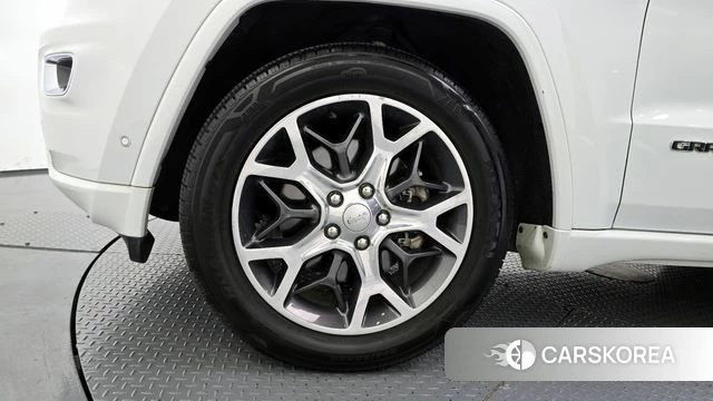 Jeep Grand Cherokee id 4416711 из Кореи 27
