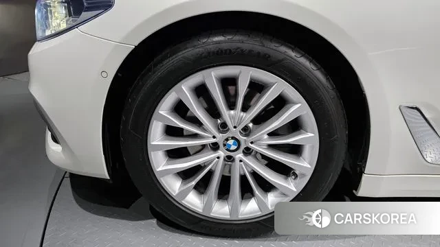 BMW 5 Series (G30) id 3514662 из Кореи 15