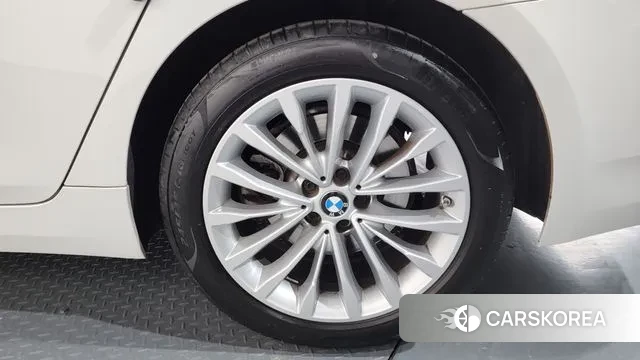 BMW 5 Series (G30) id 3432056 из Кореи 15