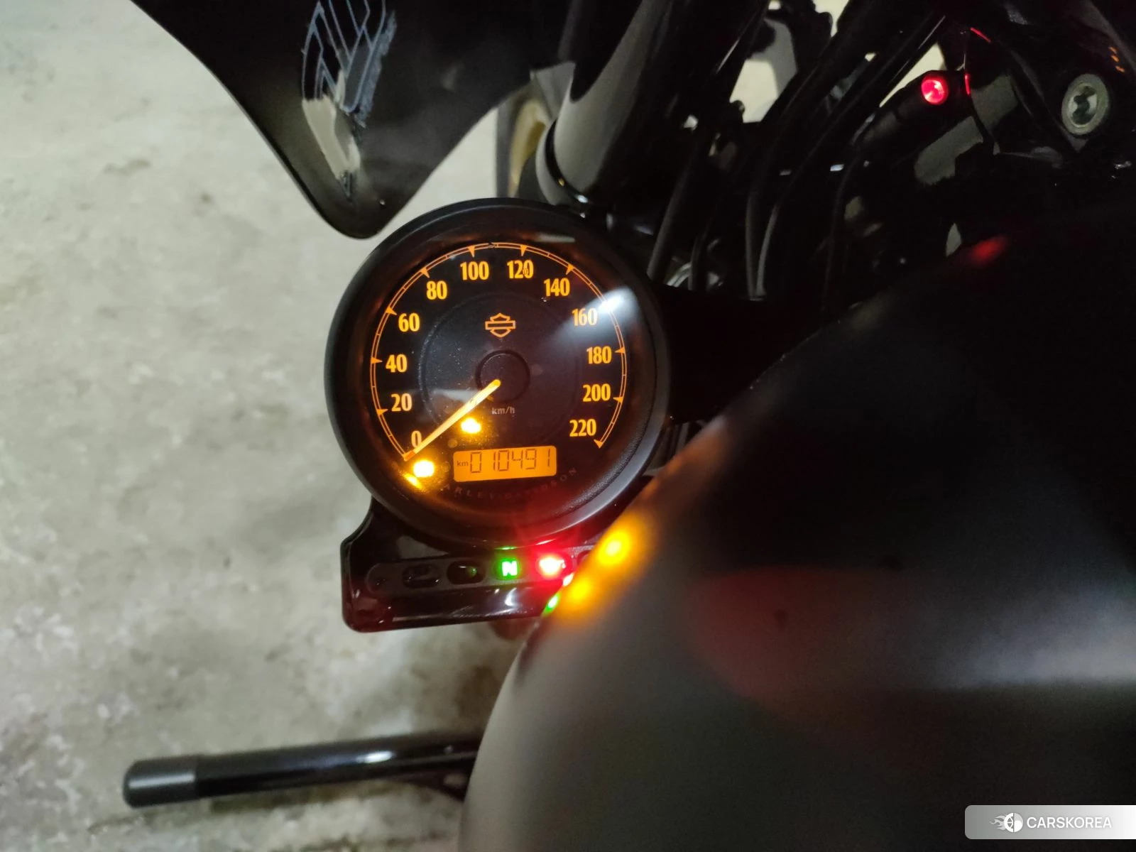 Проданный Harley-Davidson Sportster XL883N 2017 из Японии, фото 5