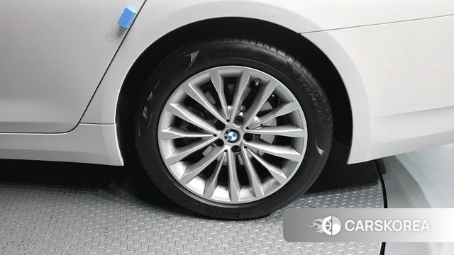 BMW 5 Series (G30) id 3859139 из Кореи 15