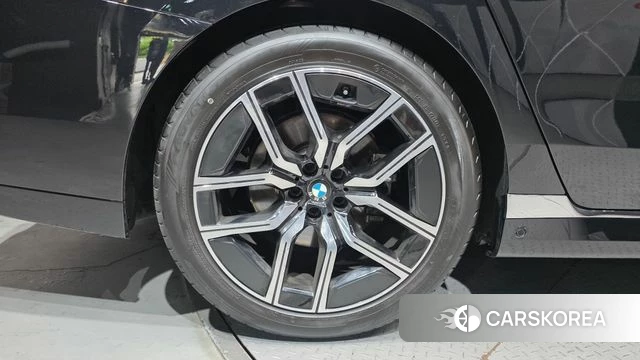 BMW 7 Series (G70) id 4602170 из Кореи 30