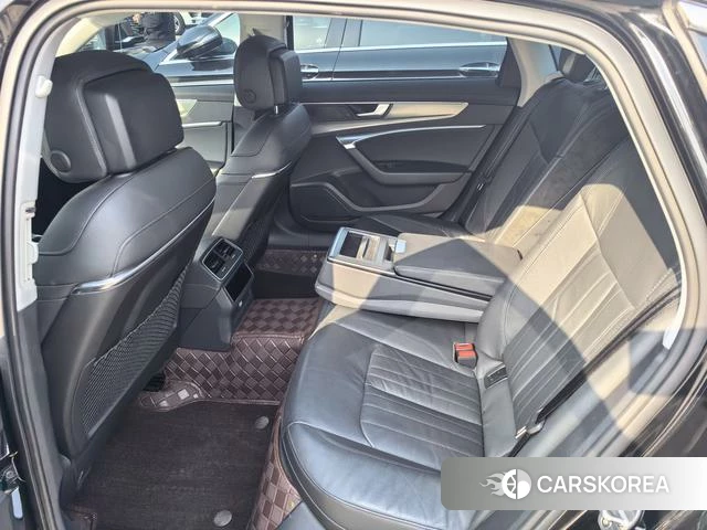 Audi A6L id 4291564 из Китая 9