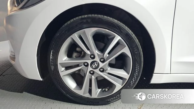 Hyundai Avante AD id 4251418 из Кореи 15