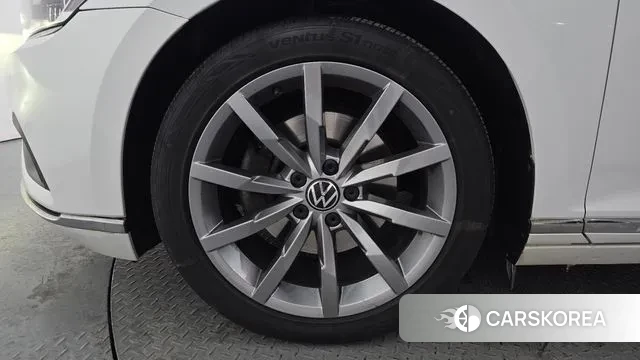 Volkswagen Passat GT (B8) id 3587493 из Кореи 15