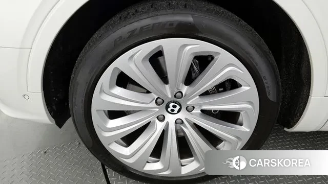 Bentley Bentayga id 2939678 из Кореи 15