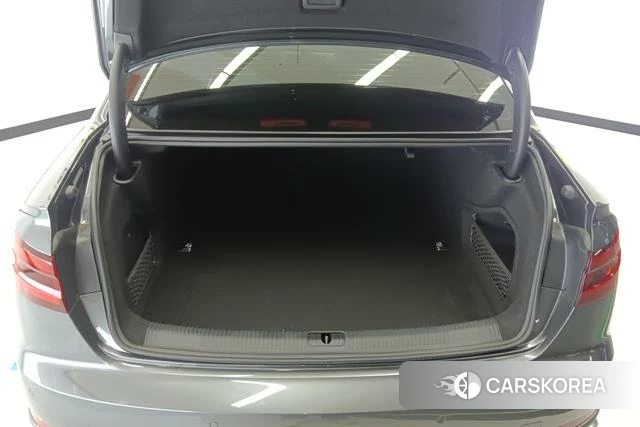 Audi A4L id 4254242 из Китая 12
