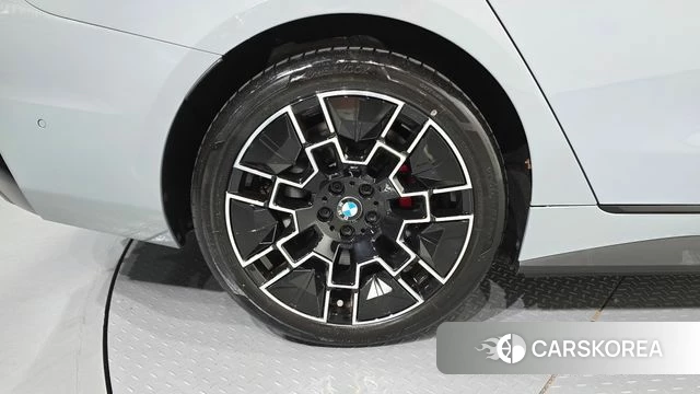 BMW i4 id 4554460 из Кореи 15